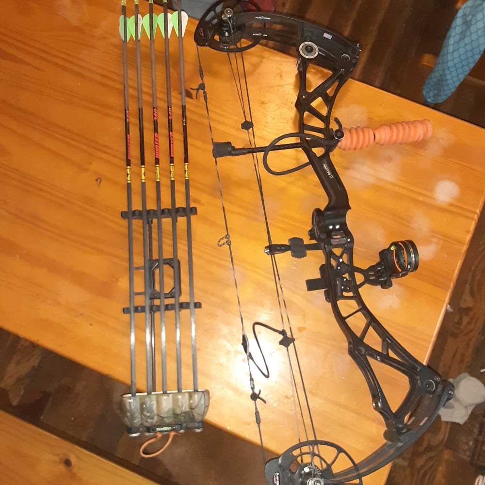 Bowtech Realm